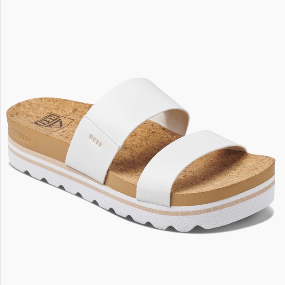 NWT Reef Cushion Vista Hi Sandals